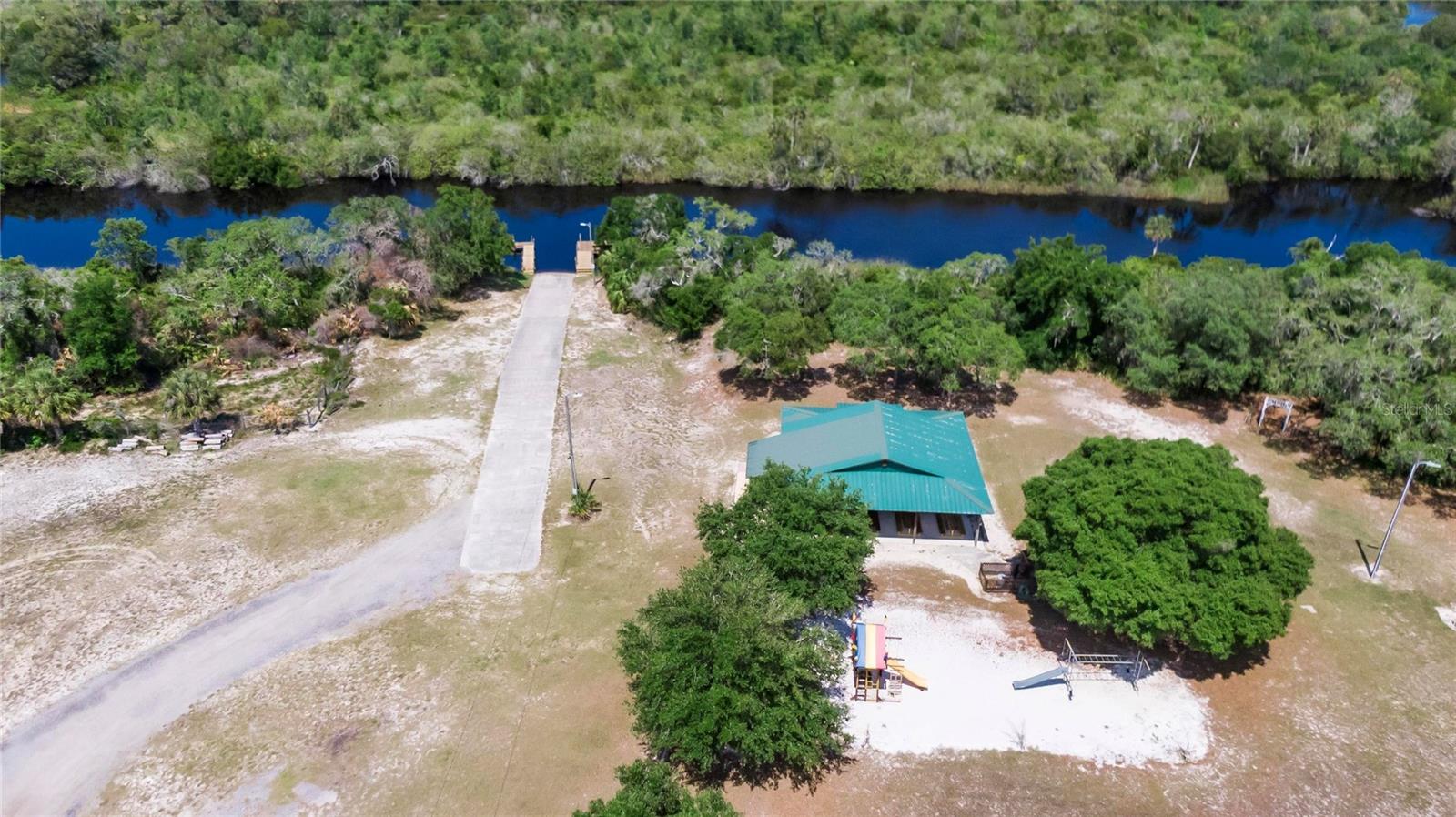 1130 Oxbow Road Property Photo 6