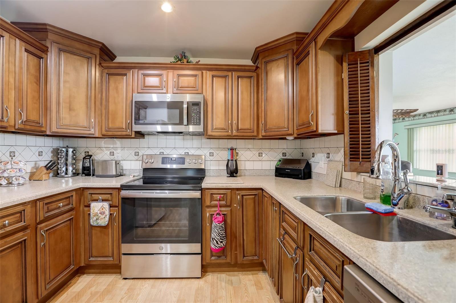 603 Fox Hills Drive Property Photo 18