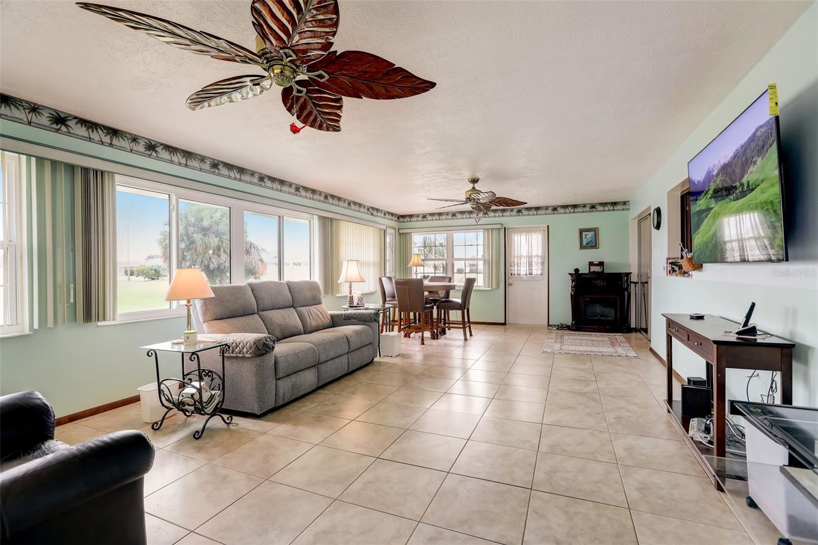 603 Fox Hills Drive Property Photo 23