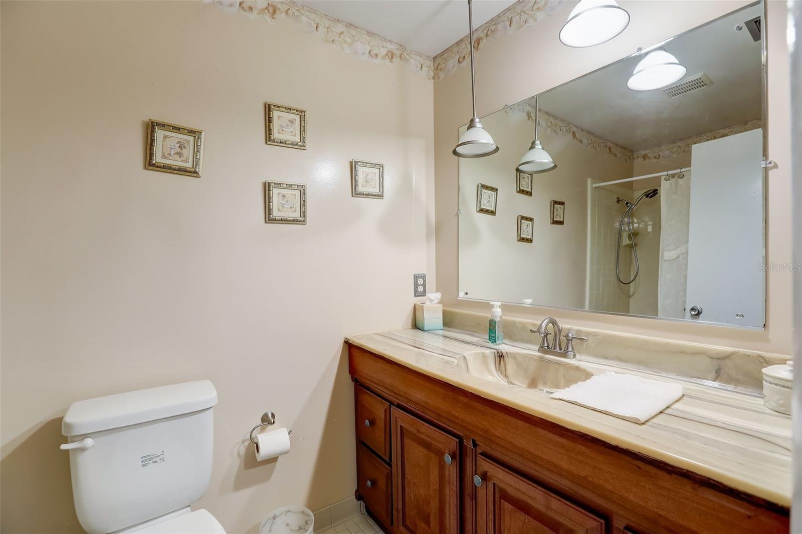 603 Fox Hills Drive Property Photo 24