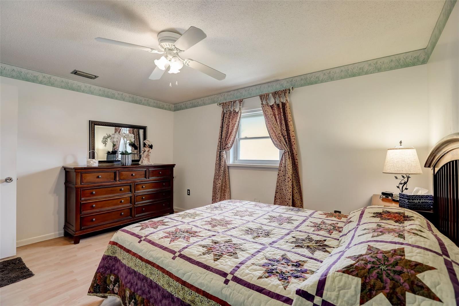 603 Fox Hills Drive Property Photo 28
