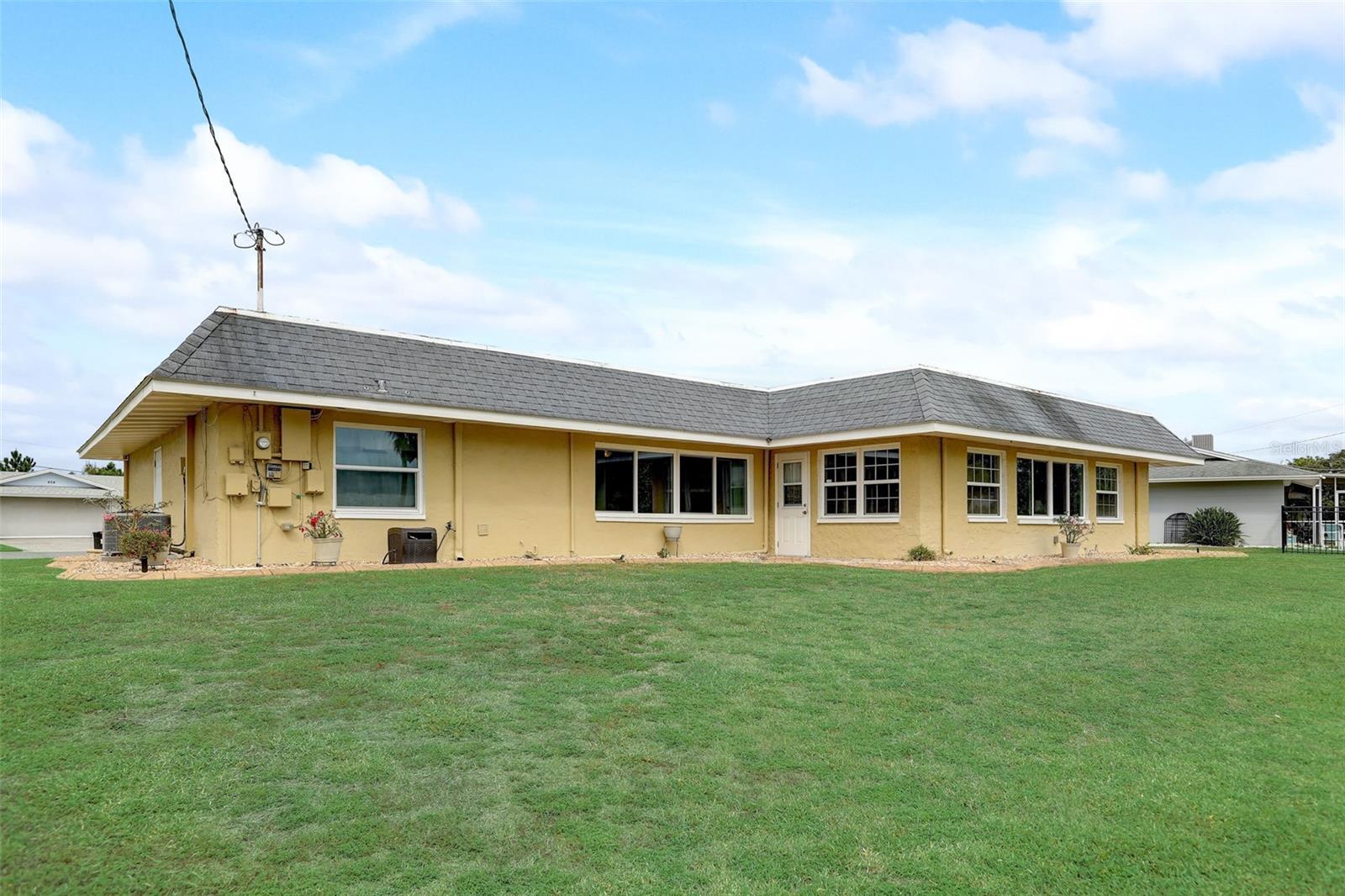 603 Fox Hills Drive Property Photo 33