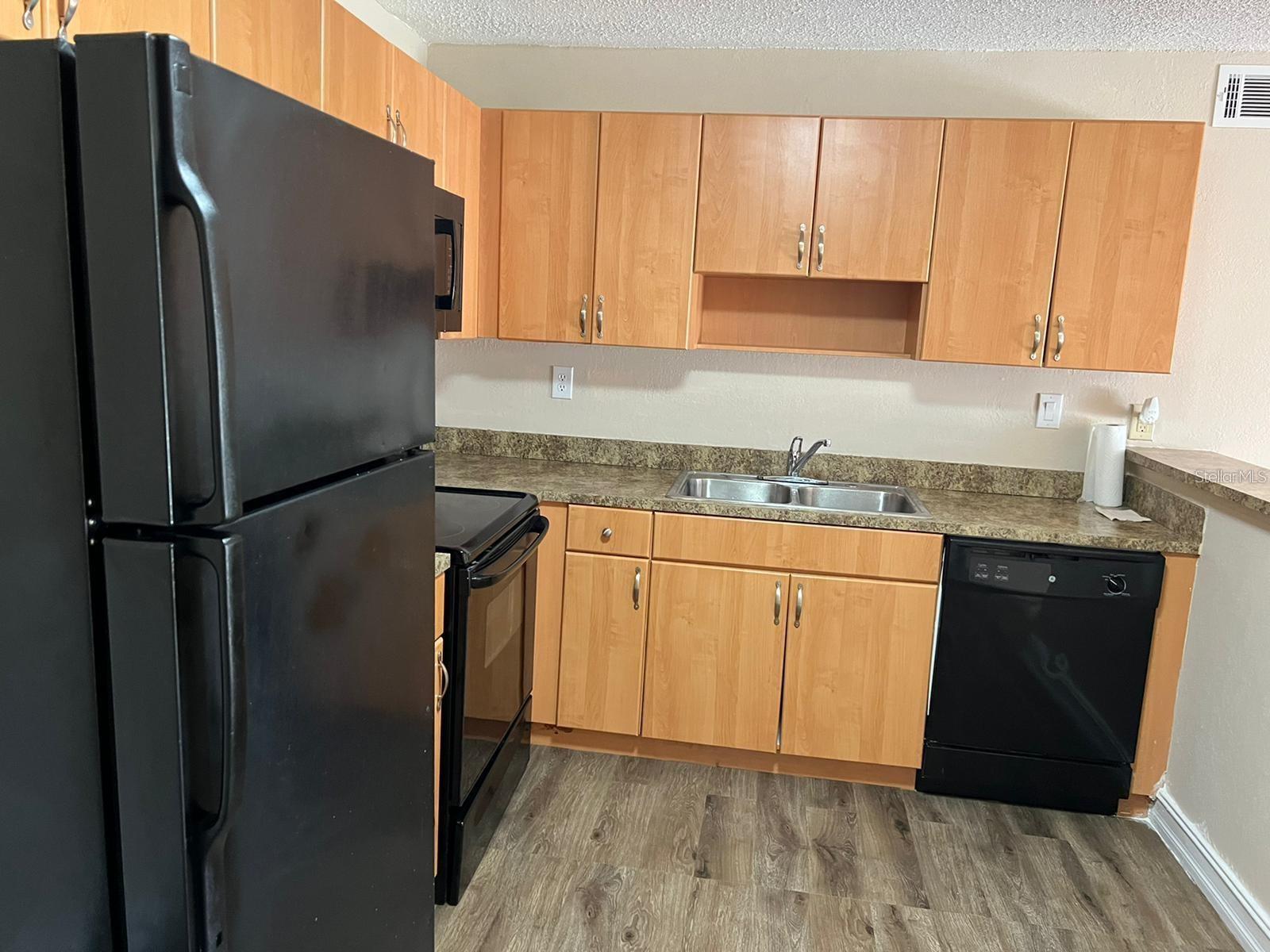 21027 Voyager Boulevard #3 Property Photo 7