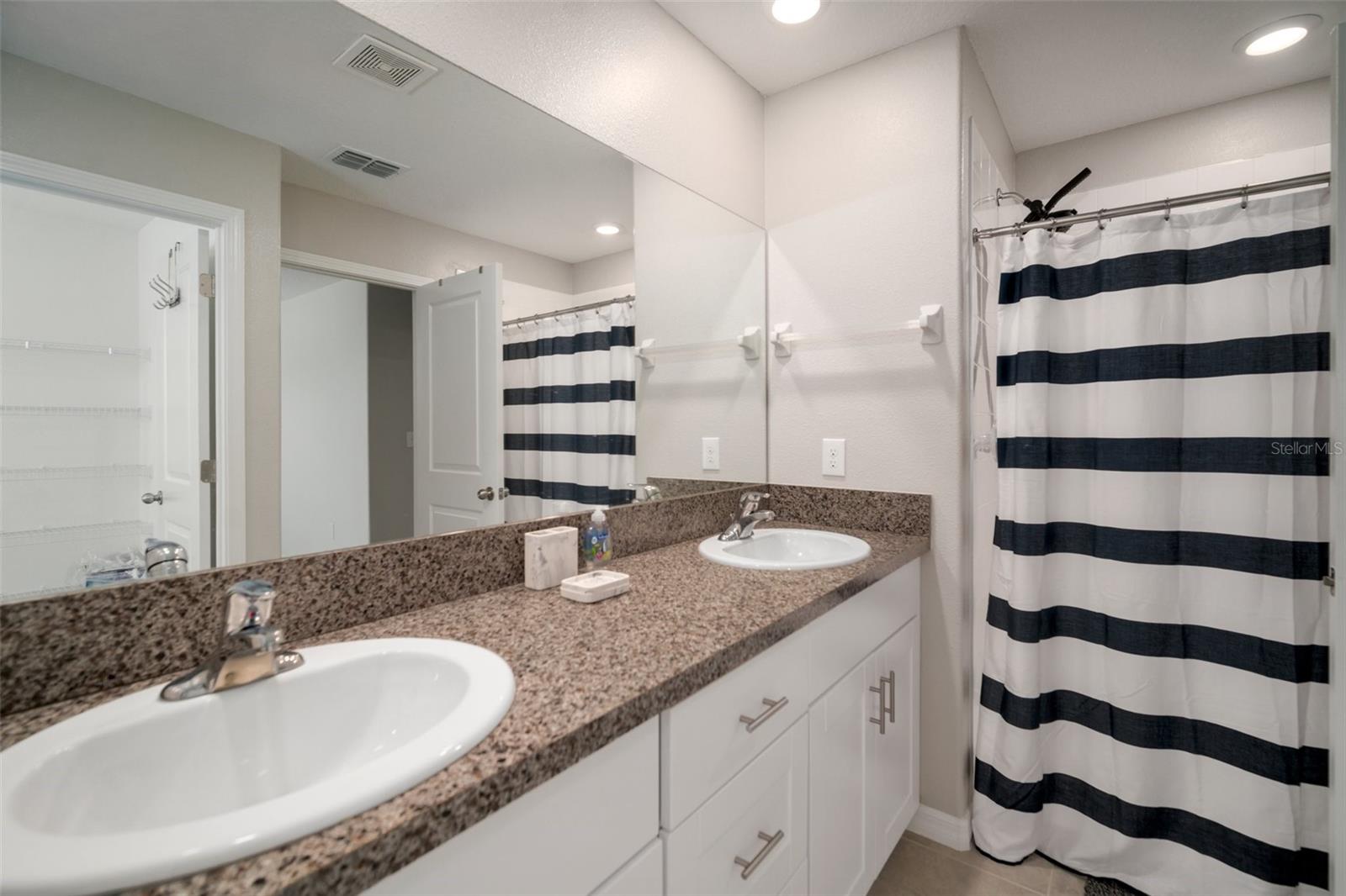 6980 King Creek Dr Property Photo 37