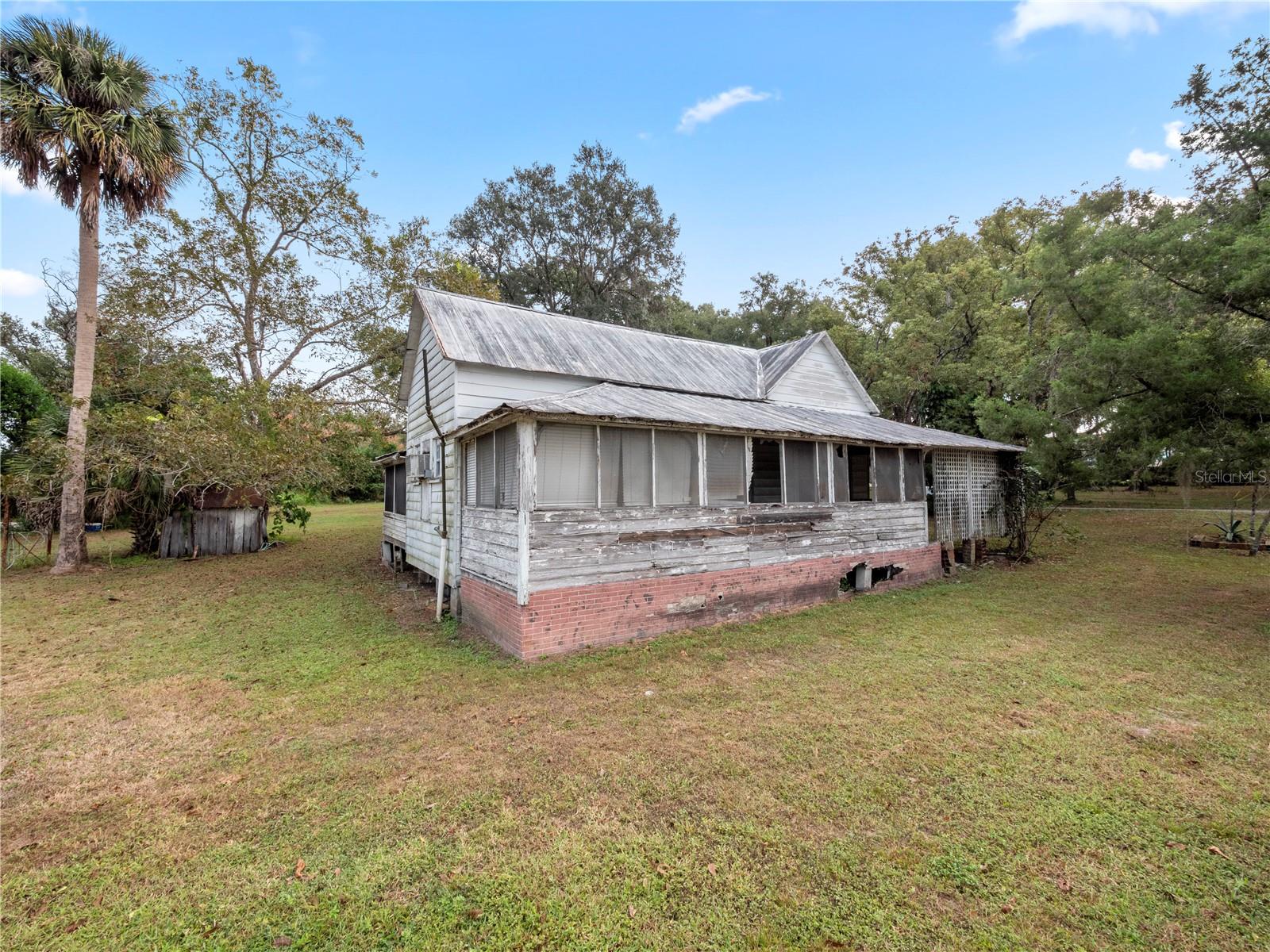 6106 Pine Ave Nw Property Photo 5