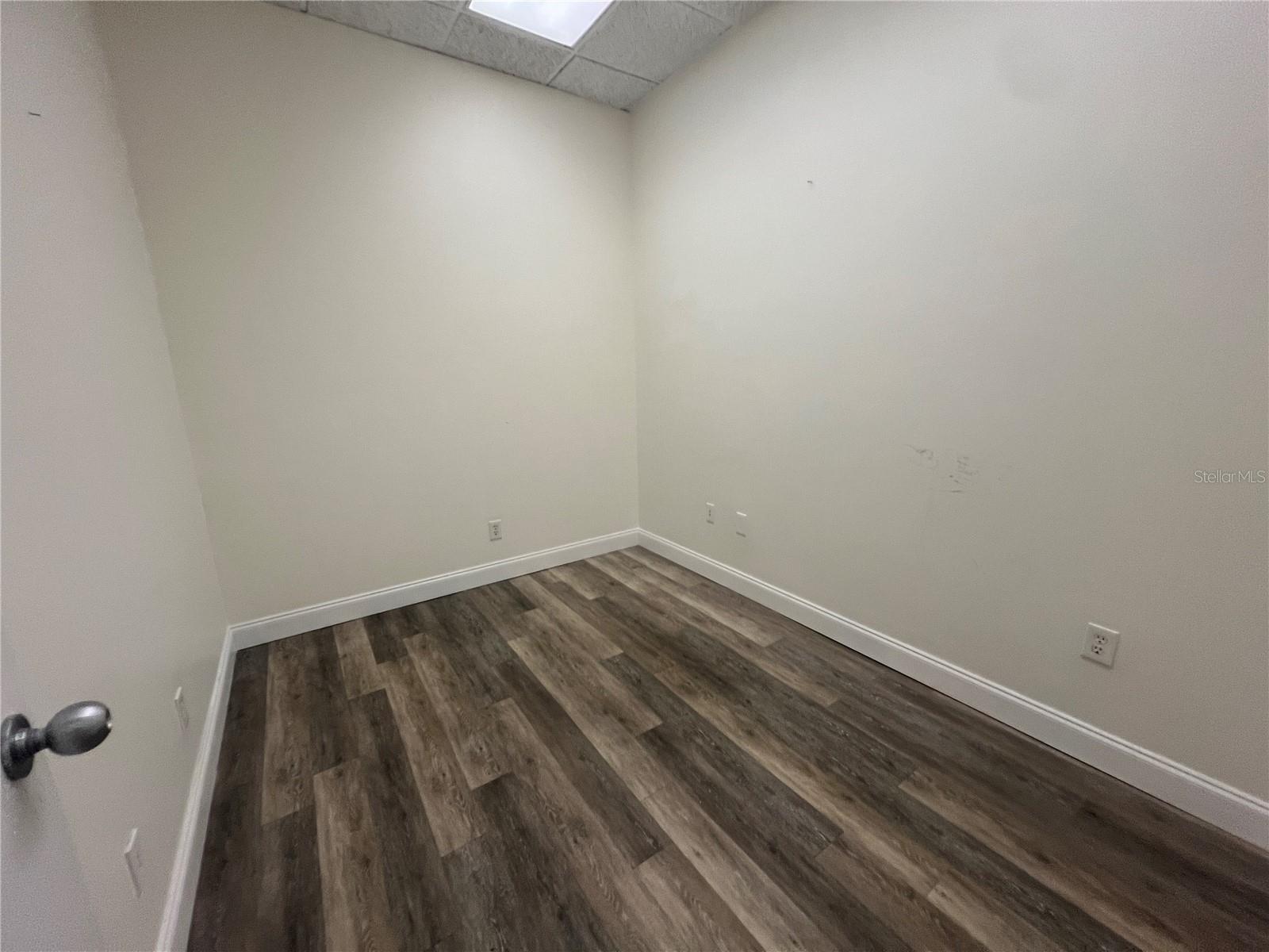 2111 W Swann Ave Property Photo 25
