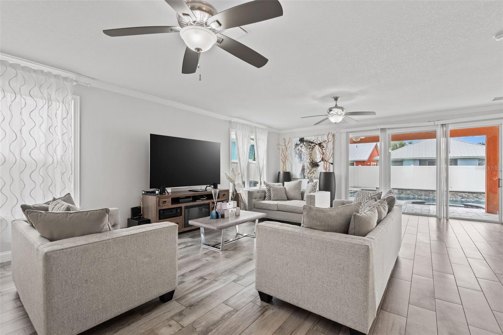 6409 Oyster Island Cv Property Photo 6