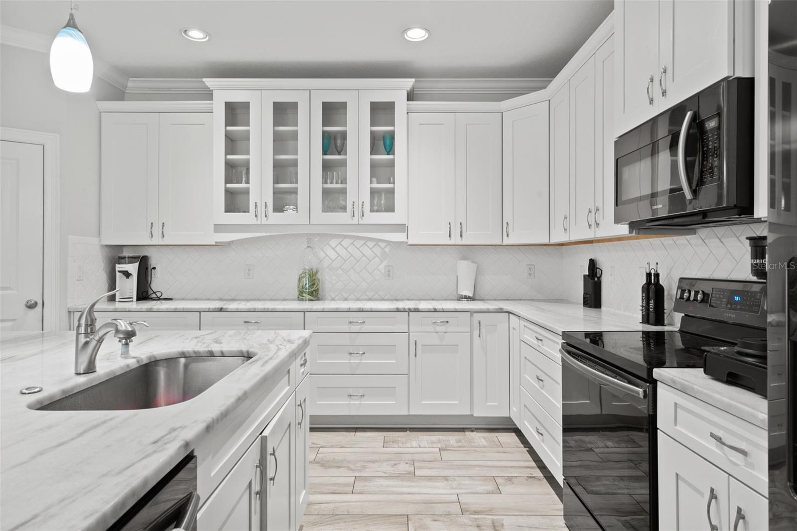 6409 Oyster Island Cv Property Photo 13
