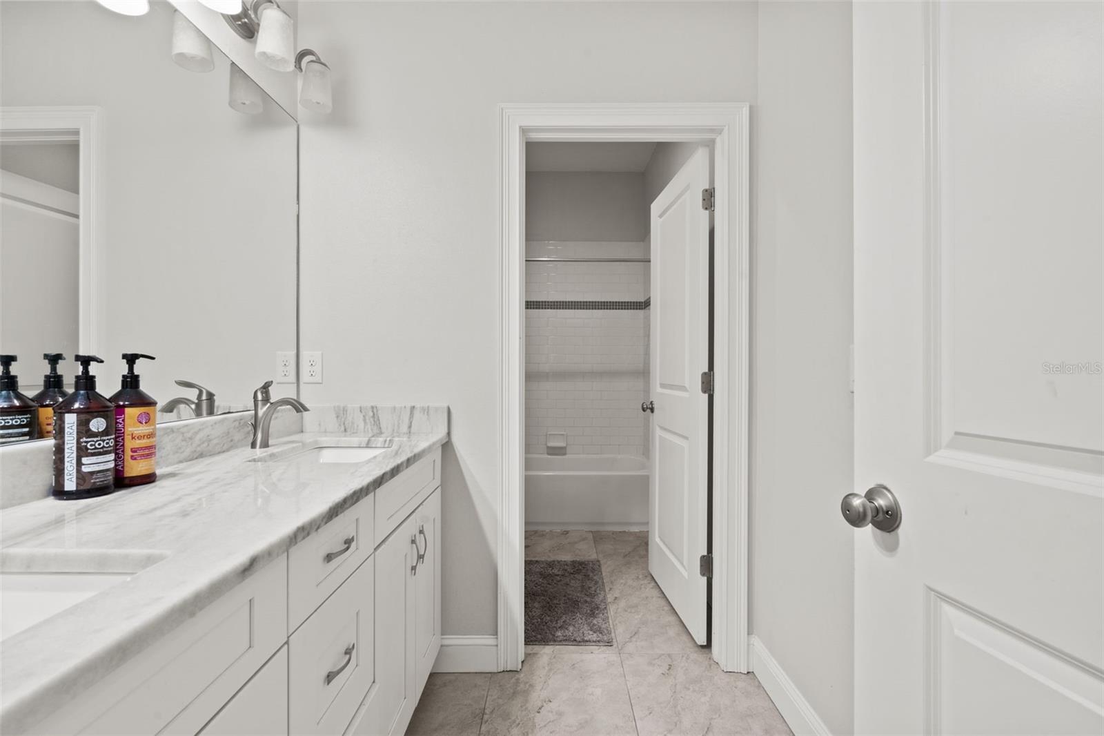 6409 Oyster Island Cv Property Photo 32