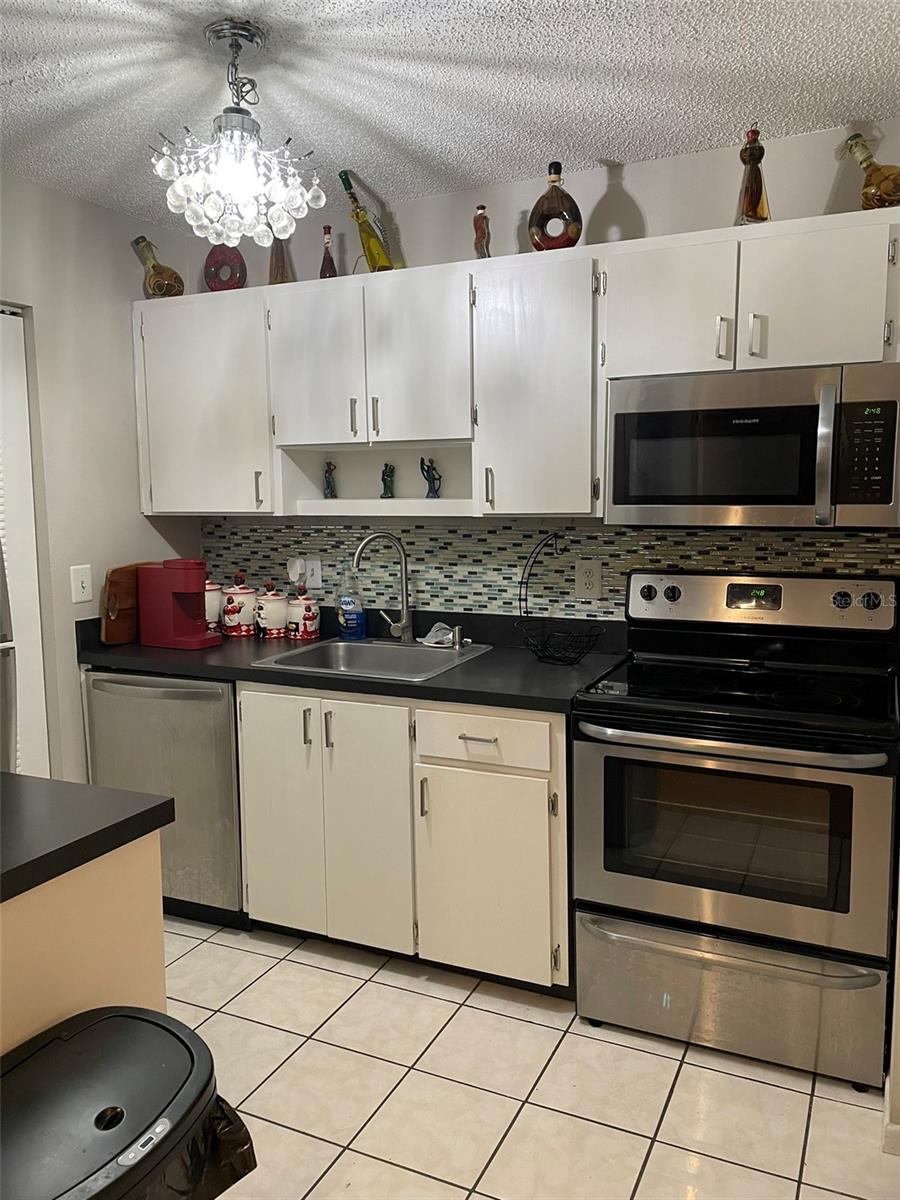 6010 Laketree Ln #l Property Photo 9
