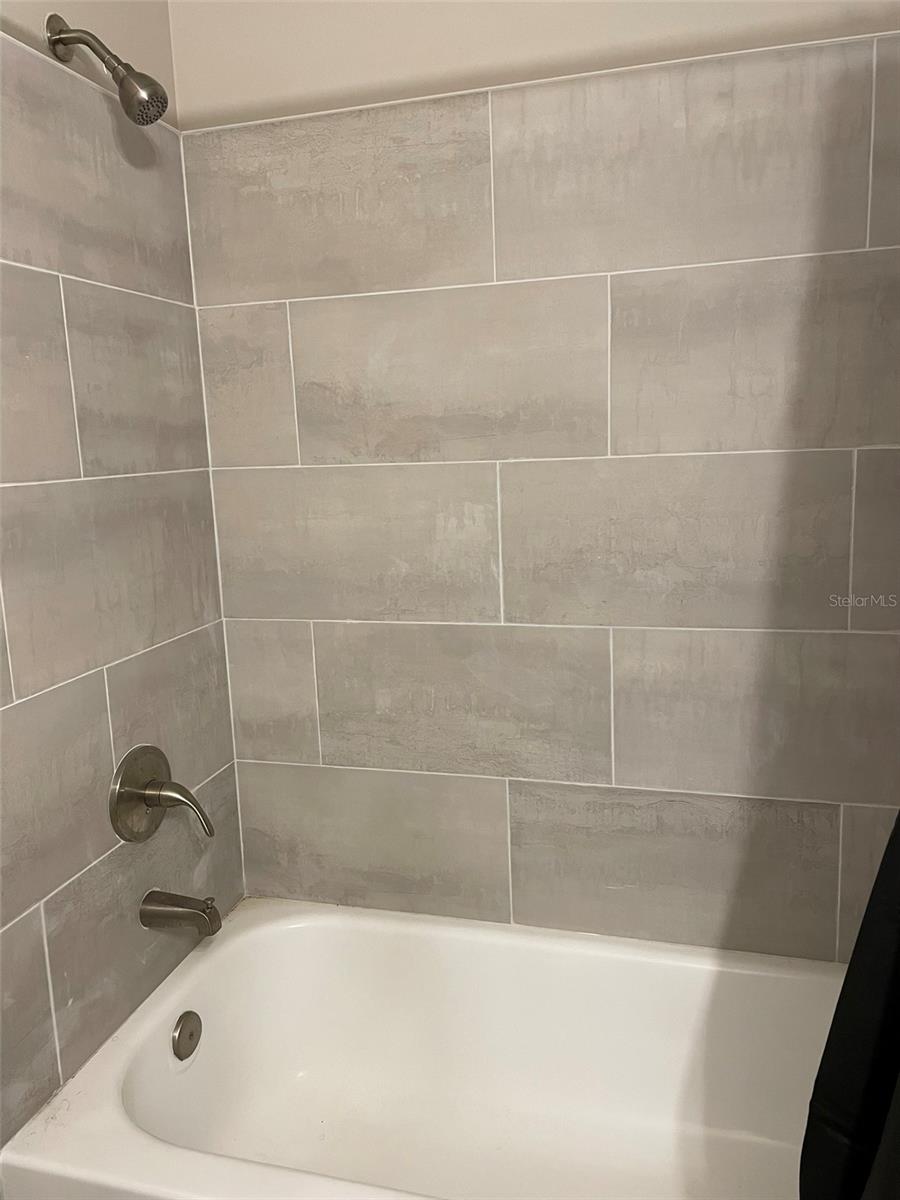 6010 Laketree Ln #l Property Photo 18