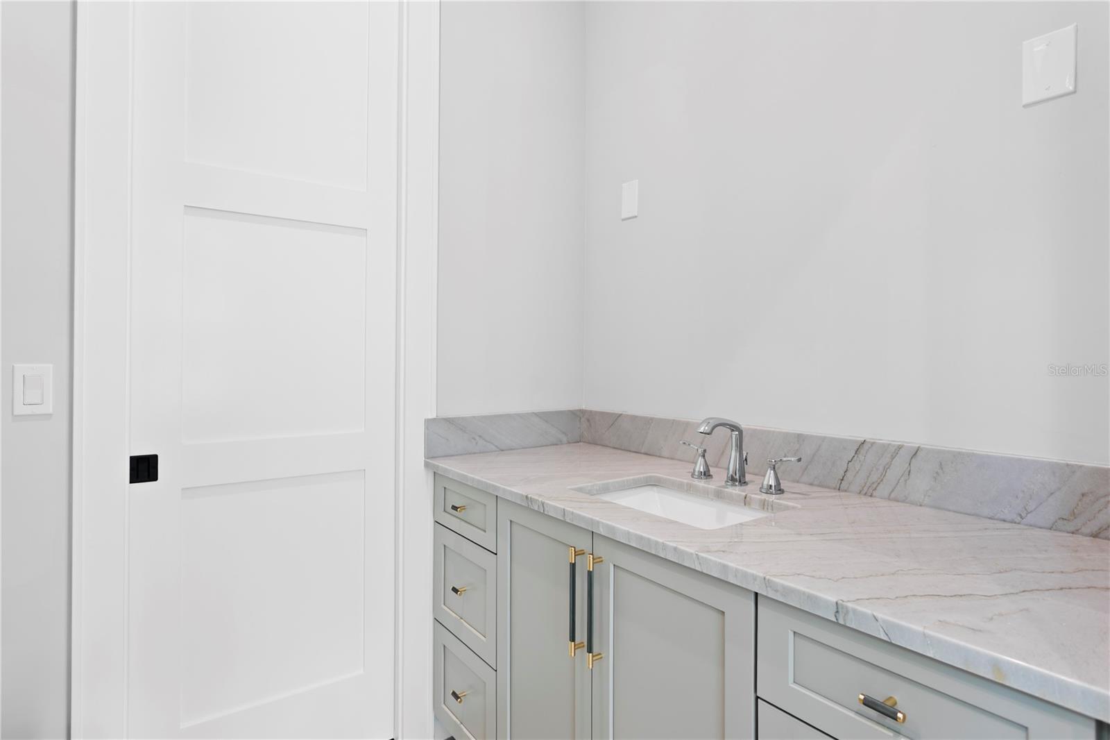 3109 W Knights Ave Property Photo 7