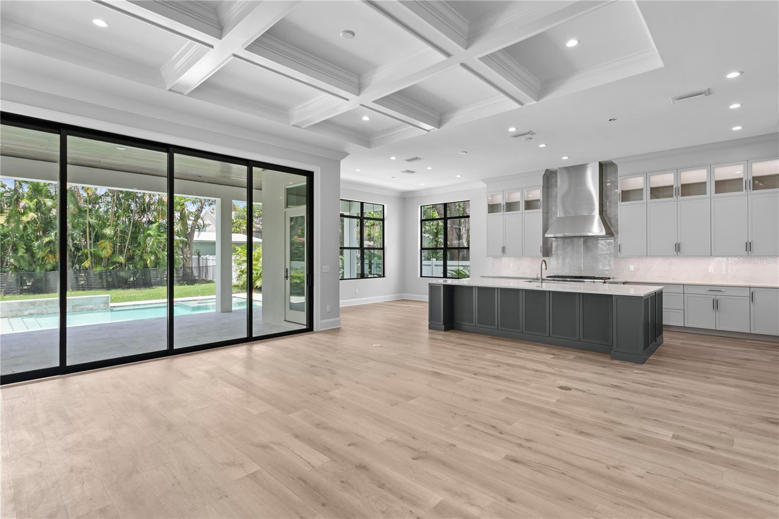 3109 W Knights Ave Property Photo 10