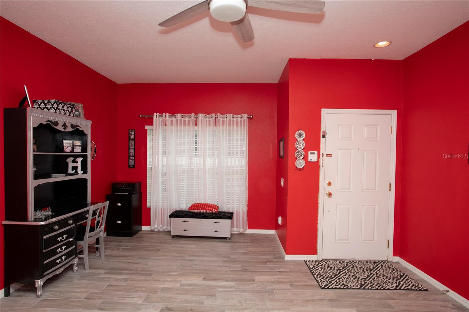 12811 Kings Crossing Dr Property Photo 2