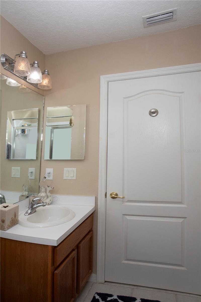 12811 Kings Crossing Dr Property Photo 17