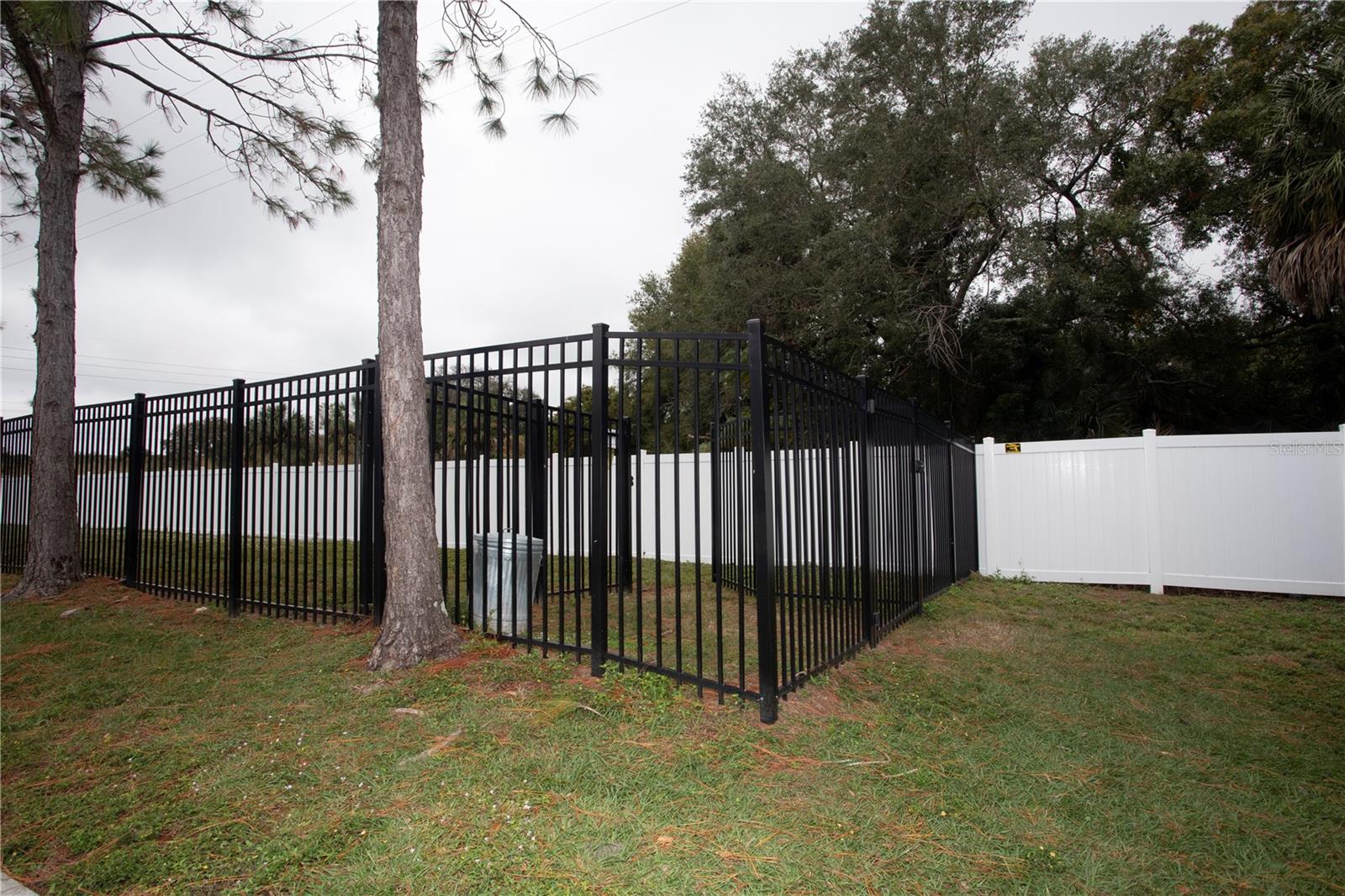 12811 Kings Crossing Dr Property Photo 26