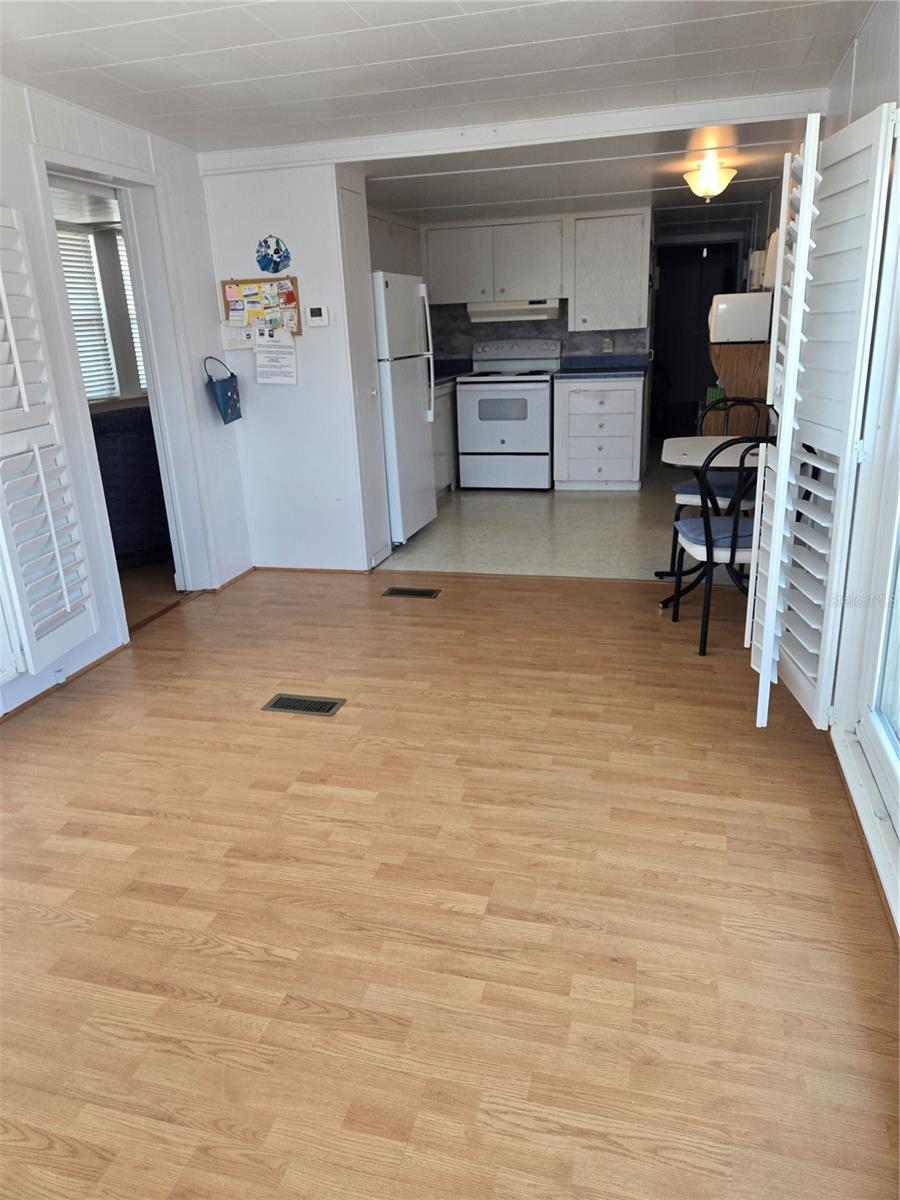 4851 W Gandy Blvd #b4 L32 Property Photo 3
