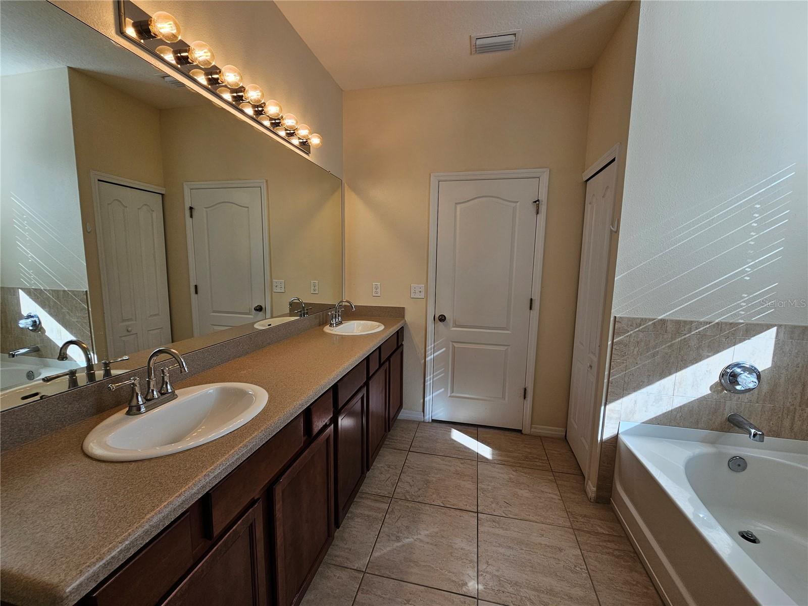 4222 Granite Glen Loop Property Photo 19