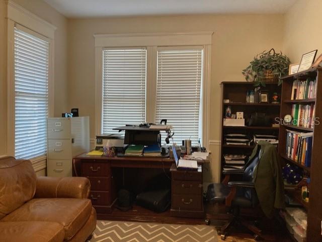 806 W De Leon St Property Photo 2