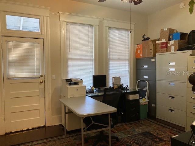 806 W De Leon St Property Photo 4