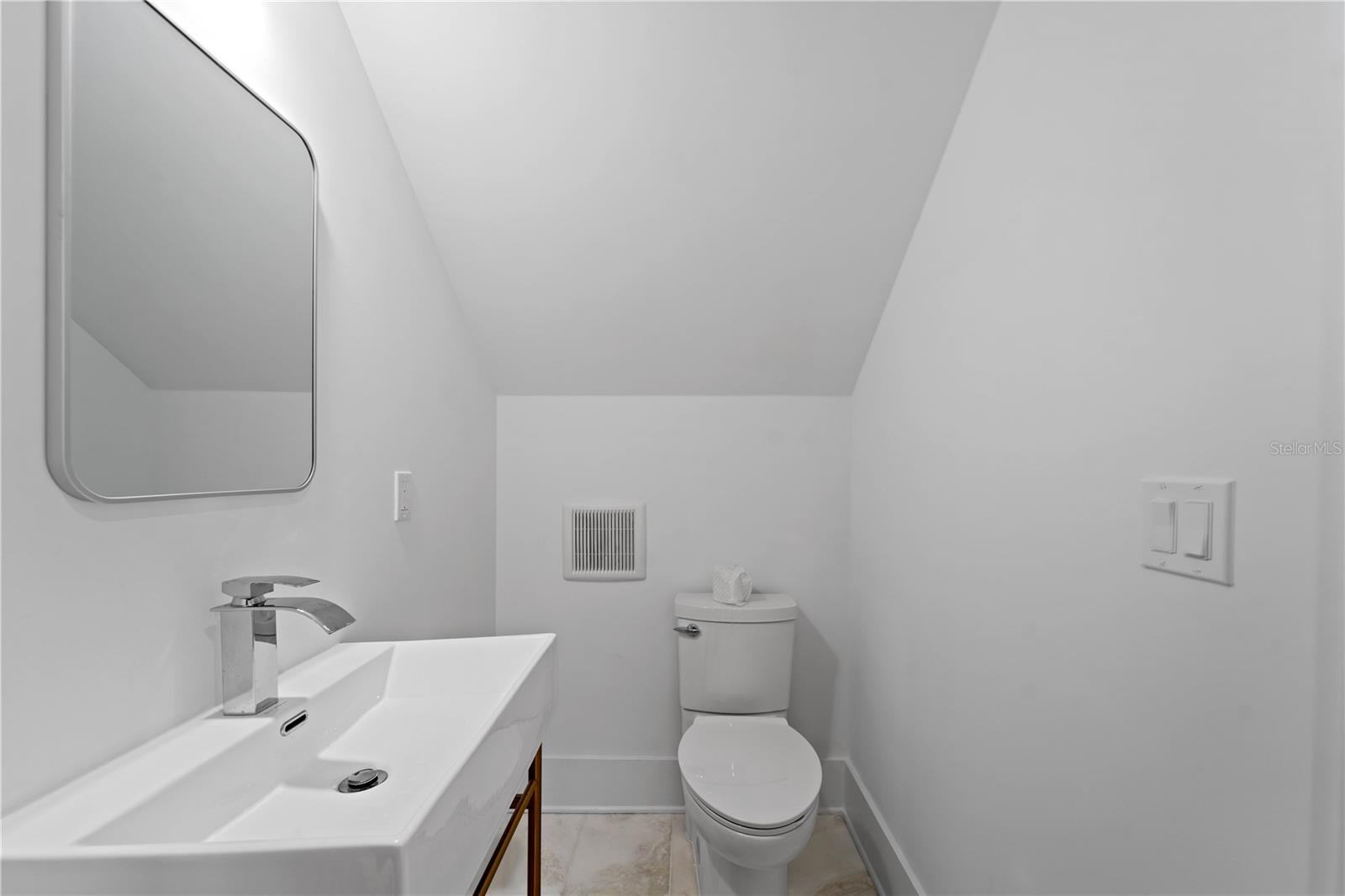 2355 Bahia Vista St Property Photo 11