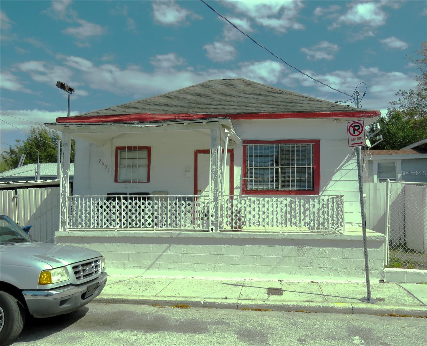 2605 N Armenia Ave Property Photo