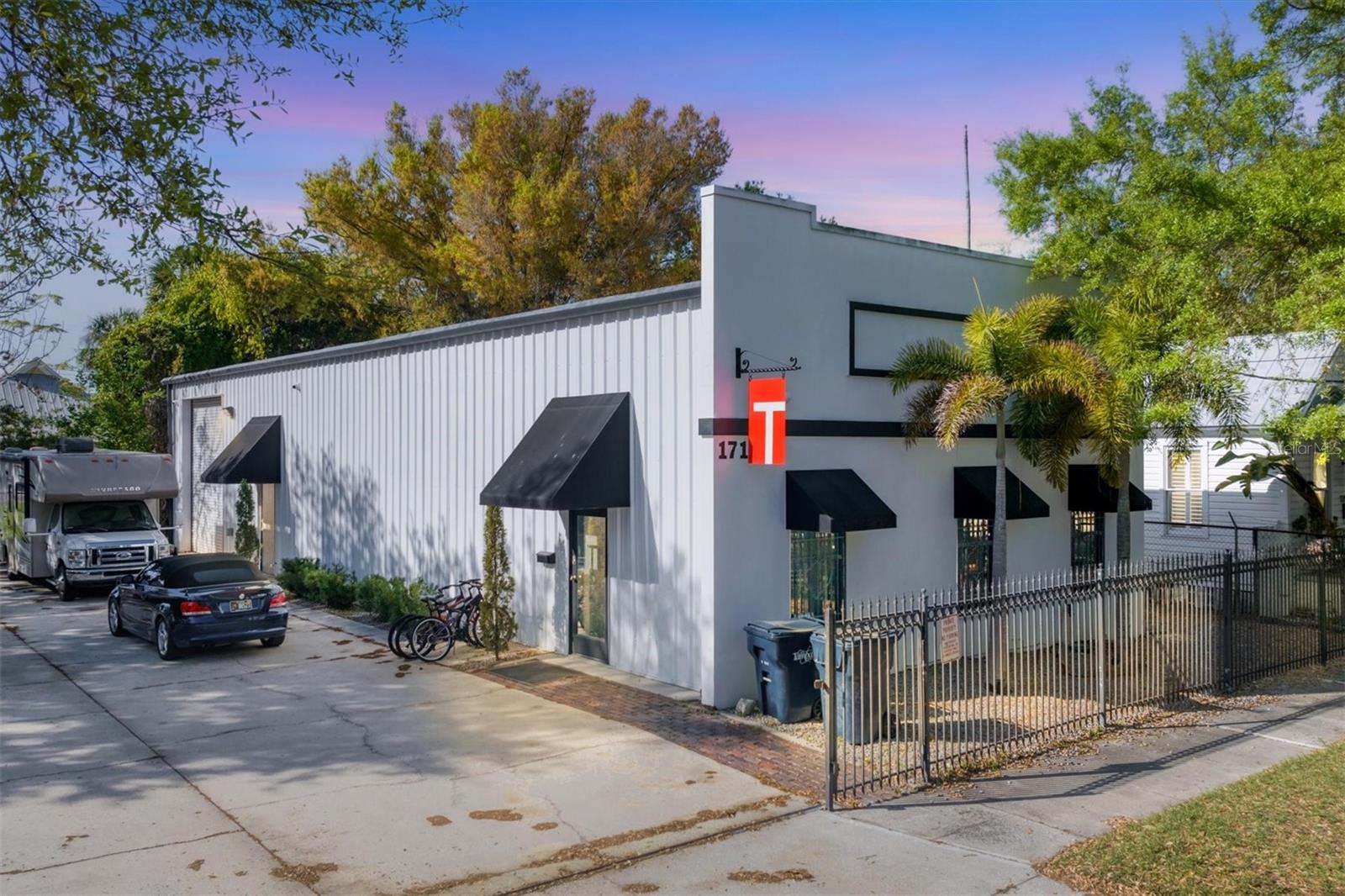 1717 E 5TH AVE