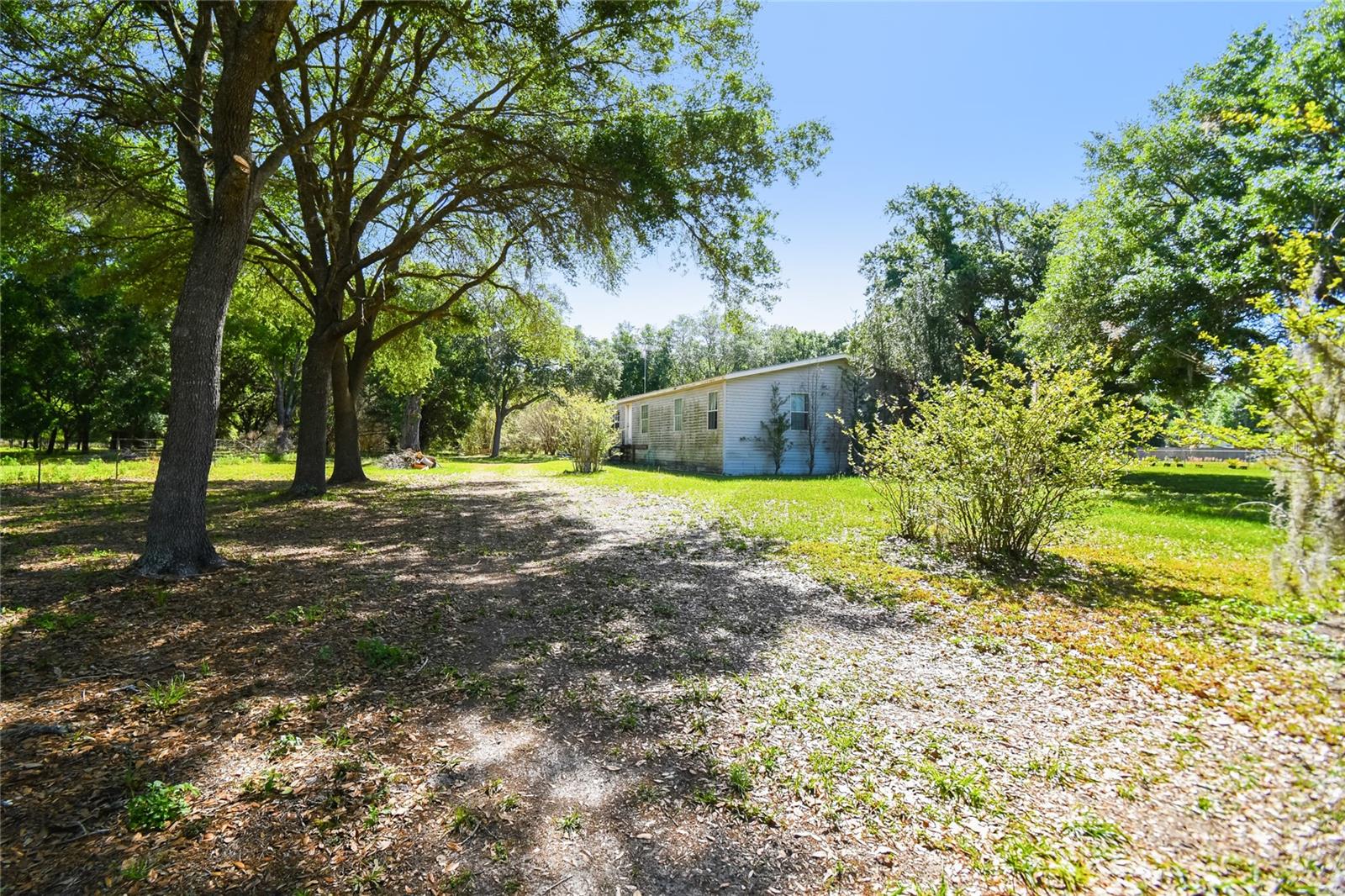 12500 Hamlin Rd Property Photo 2