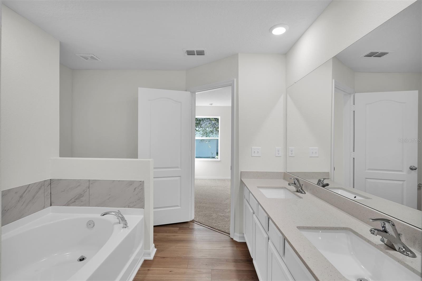 418 Marion Oaks Ln Property Photo 14
