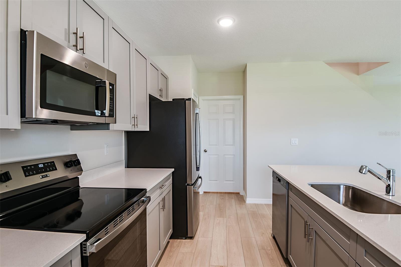 2036 Marigold Aly Property Photo 4