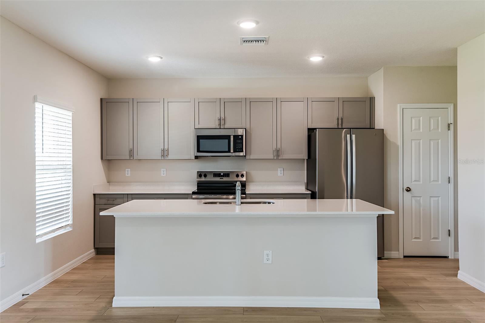 2036 Marigold Aly Property Photo 6