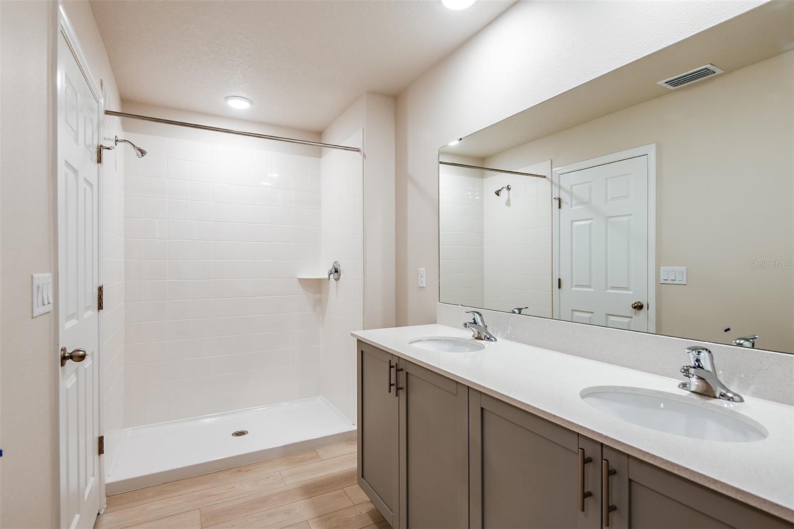 2036 Marigold Aly Property Photo 13
