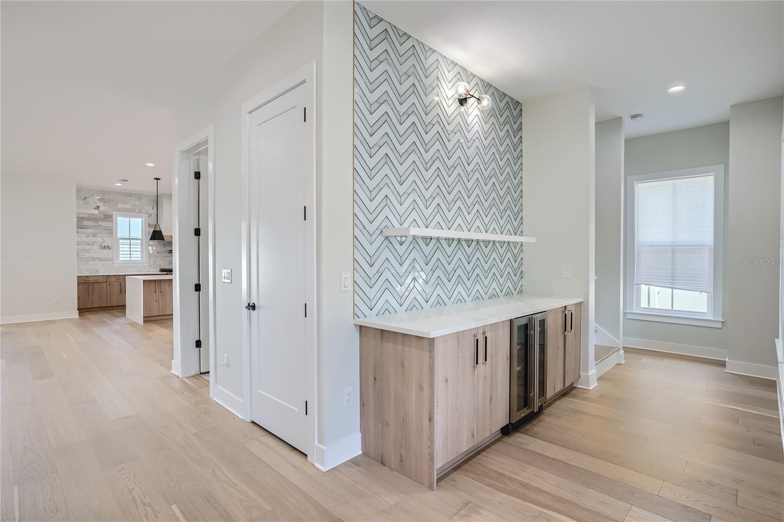 325 33rd Ave N Property Photo 6