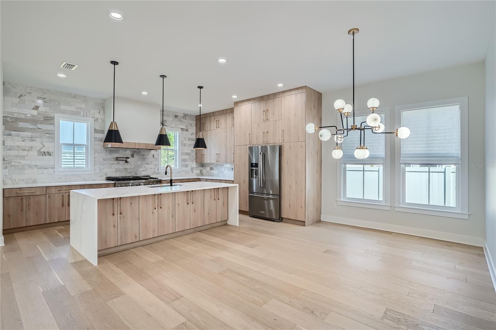 325 33rd Ave N Property Photo 10