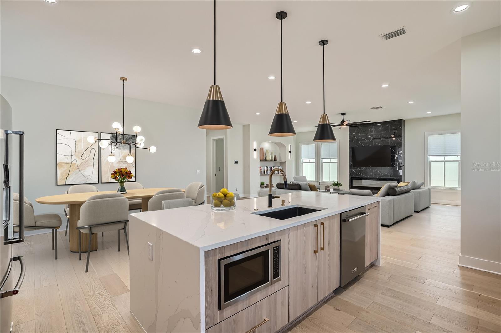 325 33rd Ave N Property Photo 13