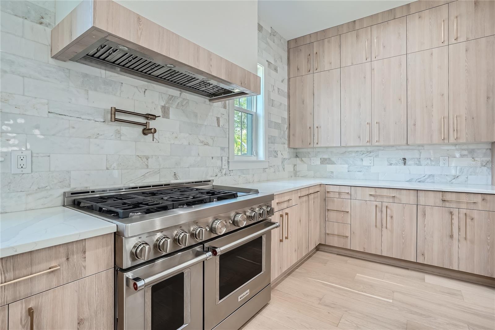 325 33rd Ave N Property Photo 15