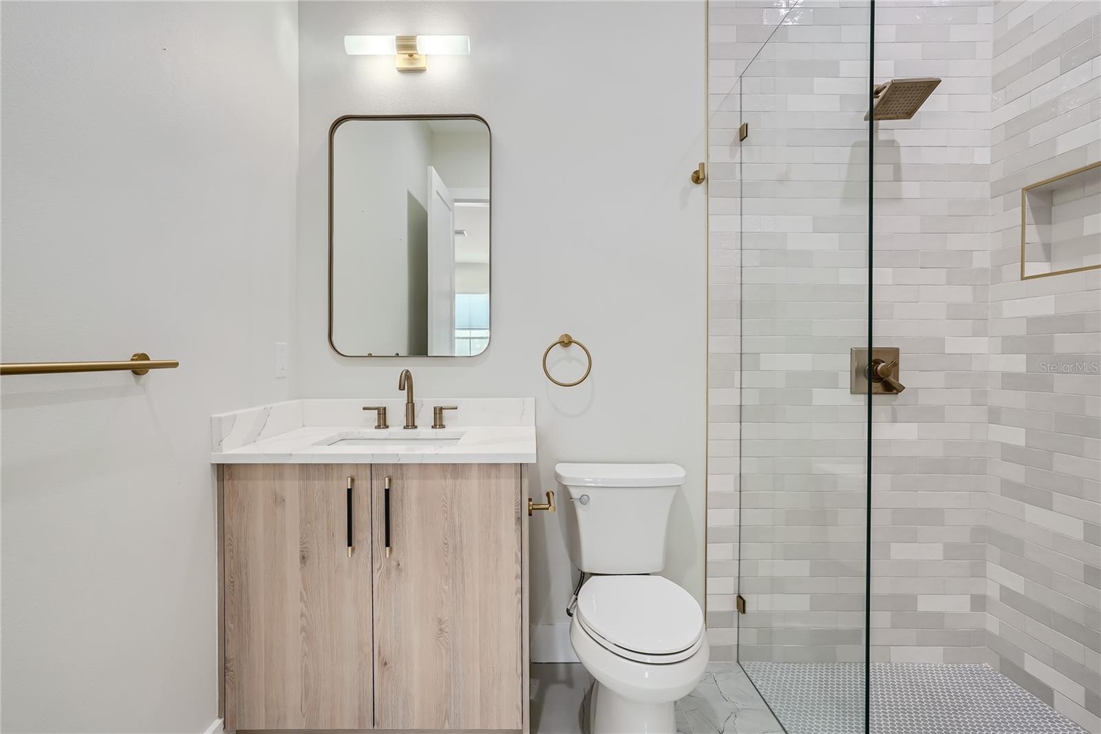 325 33rd Ave N Property Photo 20