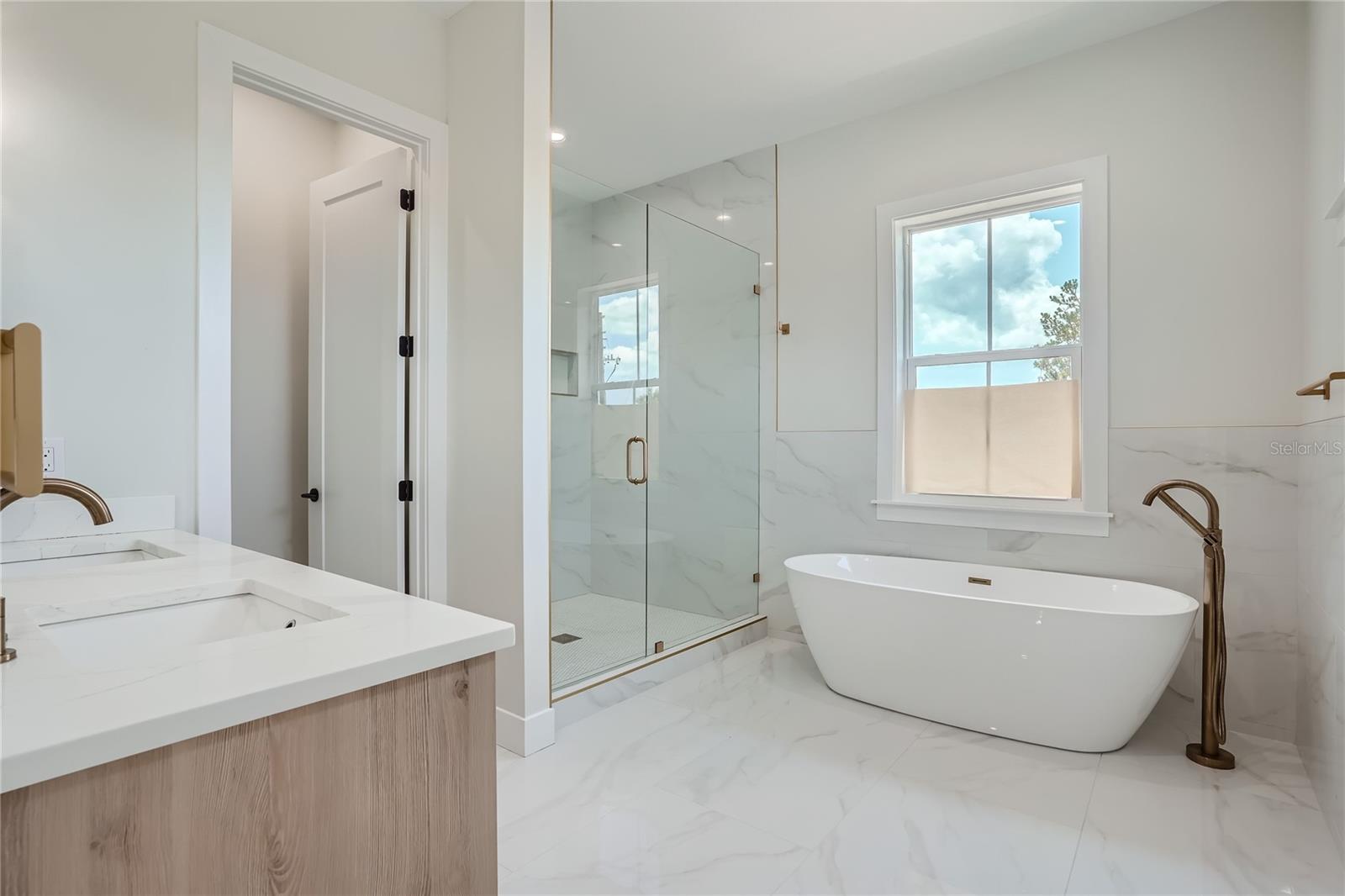 325 33rd Ave N Property Photo 24