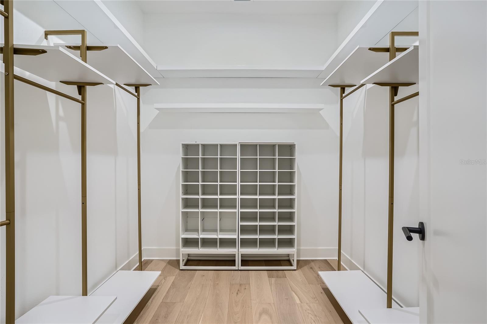 325 33rd Ave N Property Photo 28