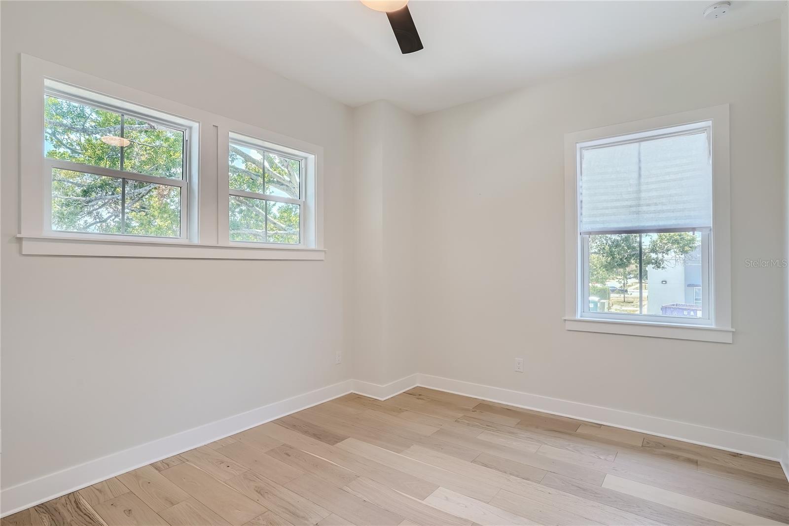 325 33rd Ave N Property Photo 30