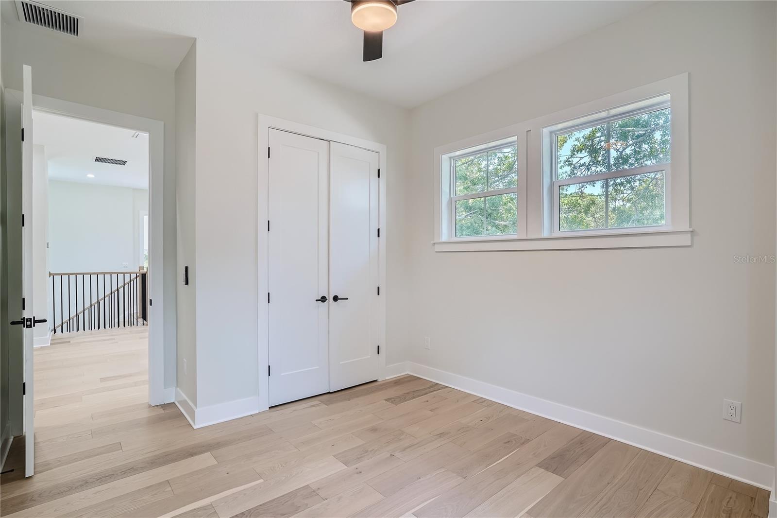 325 33rd Ave N Property Photo 31