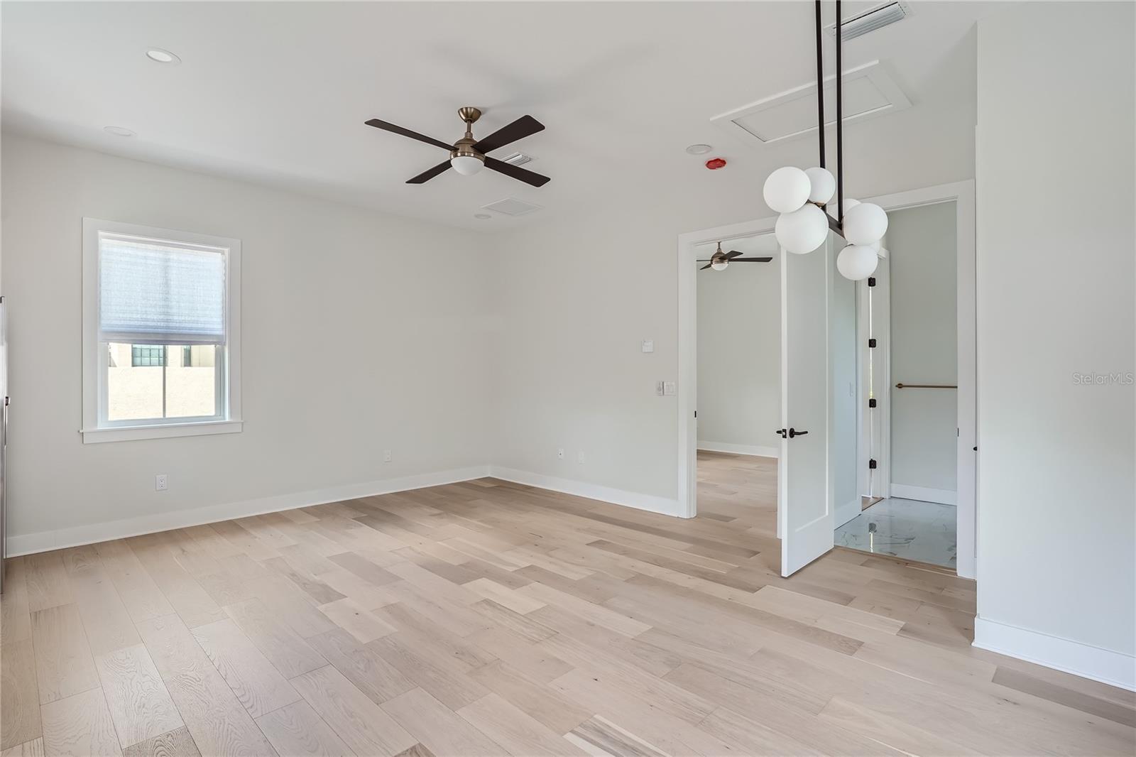 325 33rd Ave N Property Photo 44