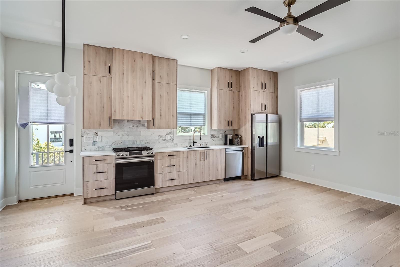 325 33rd Ave N Property Photo 48