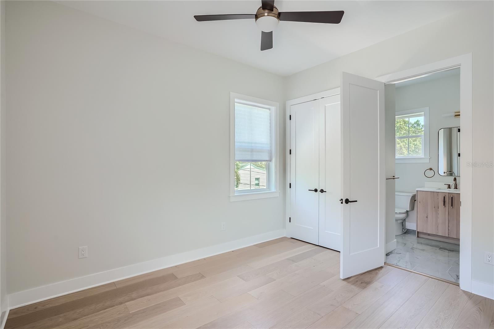 325 33rd Ave N Property Photo 52