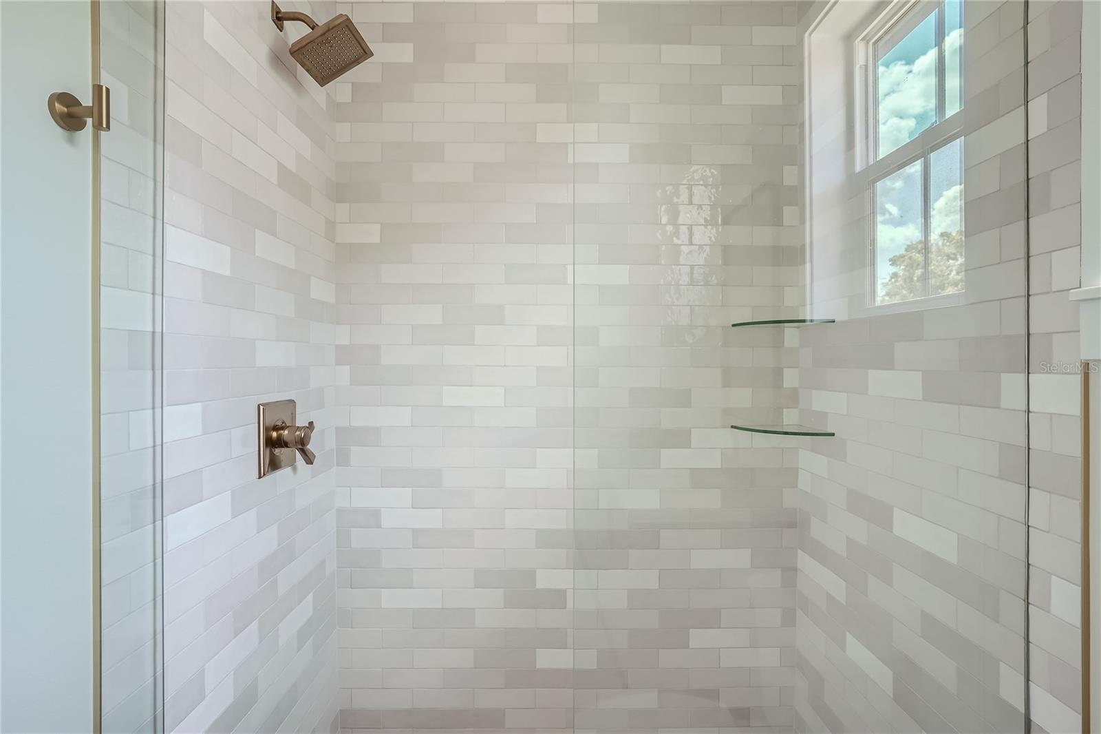 325 33rd Ave N Property Photo 54