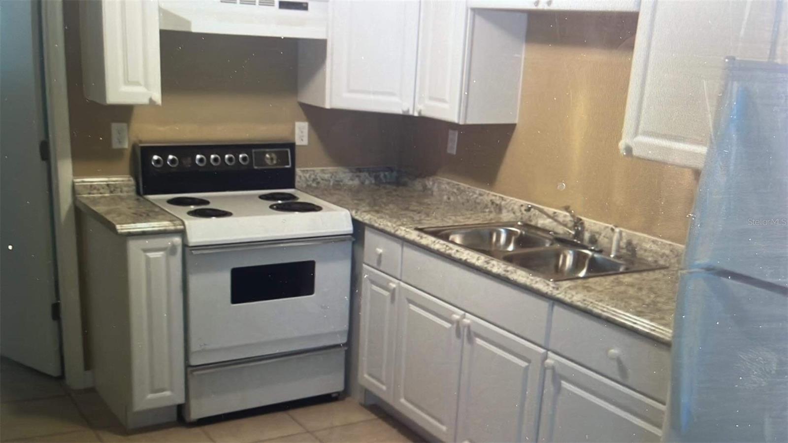 1810 Hacienda Way Property Photo 8