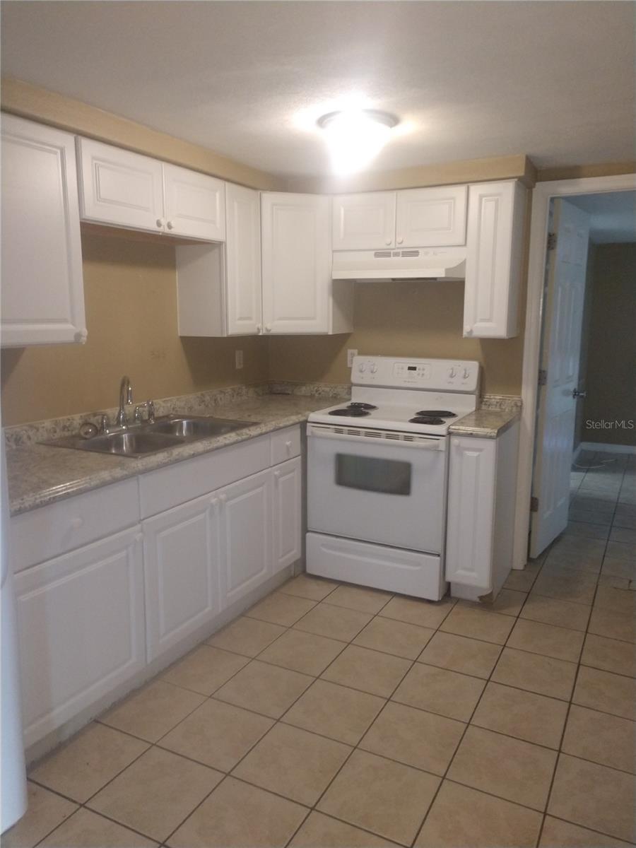 1810 Hacienda Way Property Photo 9