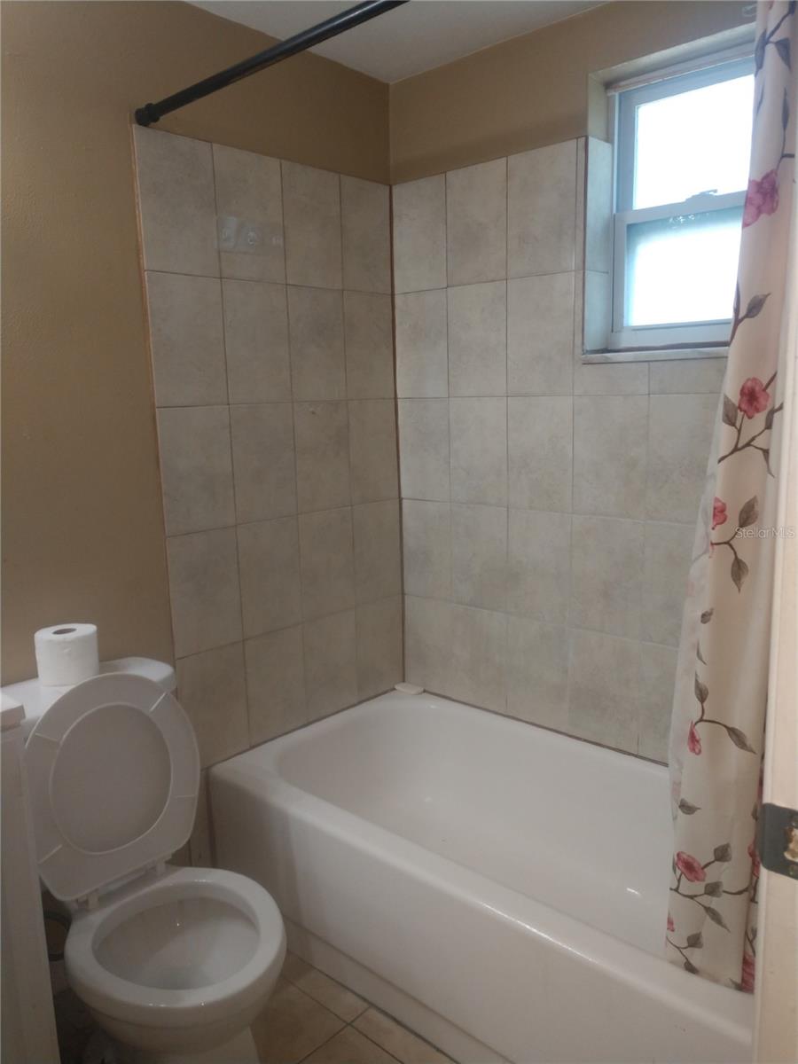 1810 Hacienda Way Property Photo 17