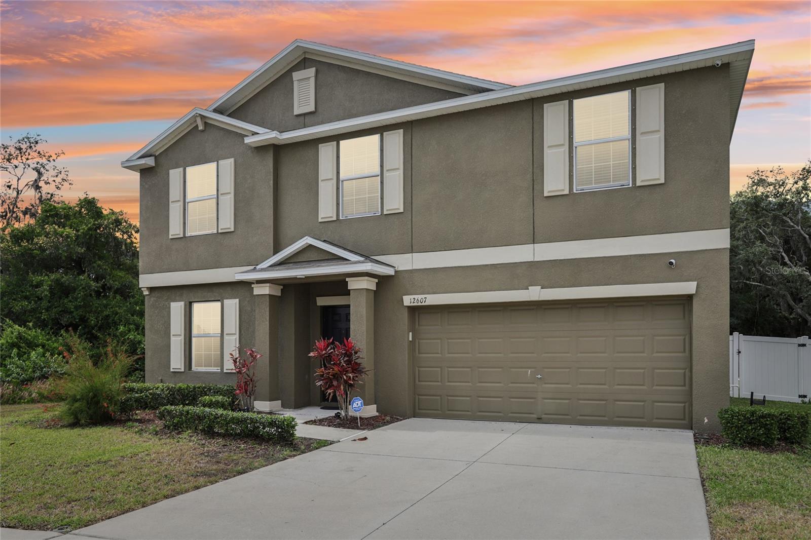 12607 Flatwood Creek Dr Property Photo 3