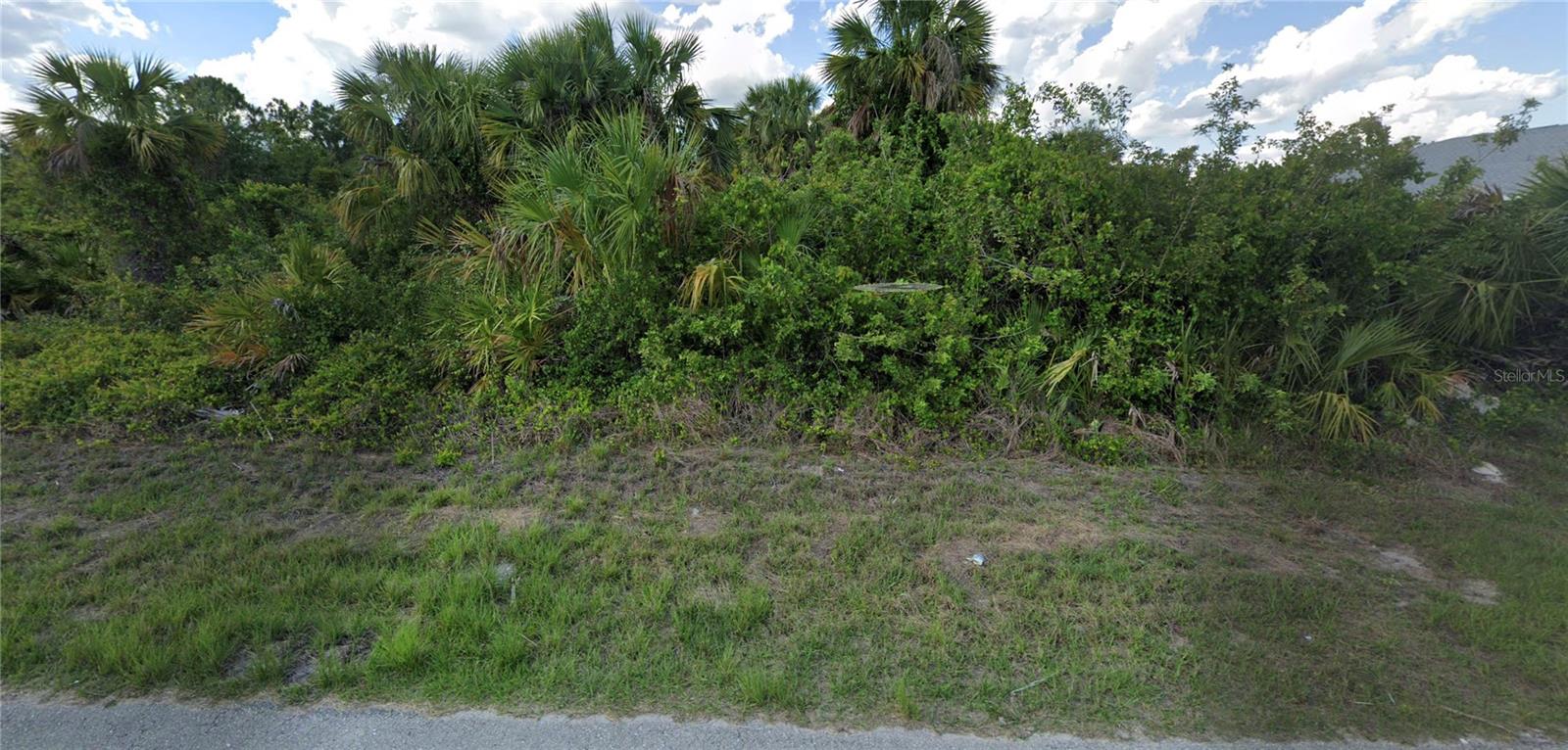 1251 Augusta St E Property Photo 4
